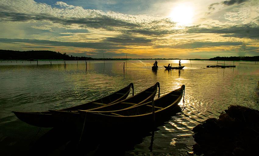binh minh tai dam o loan phu yen